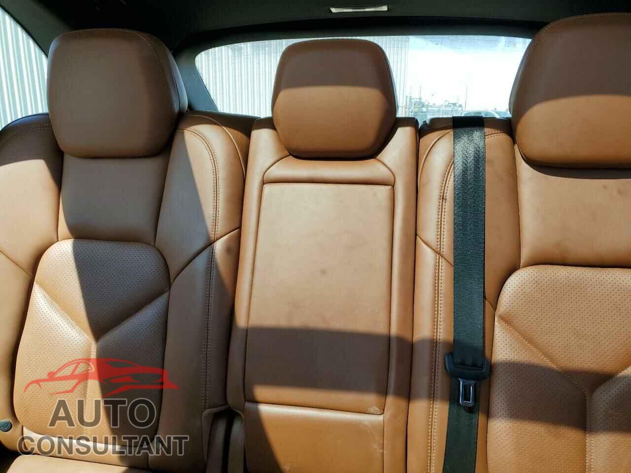 PORSCHE CAYENNE 2016 - WP1AA2A23GLA08730