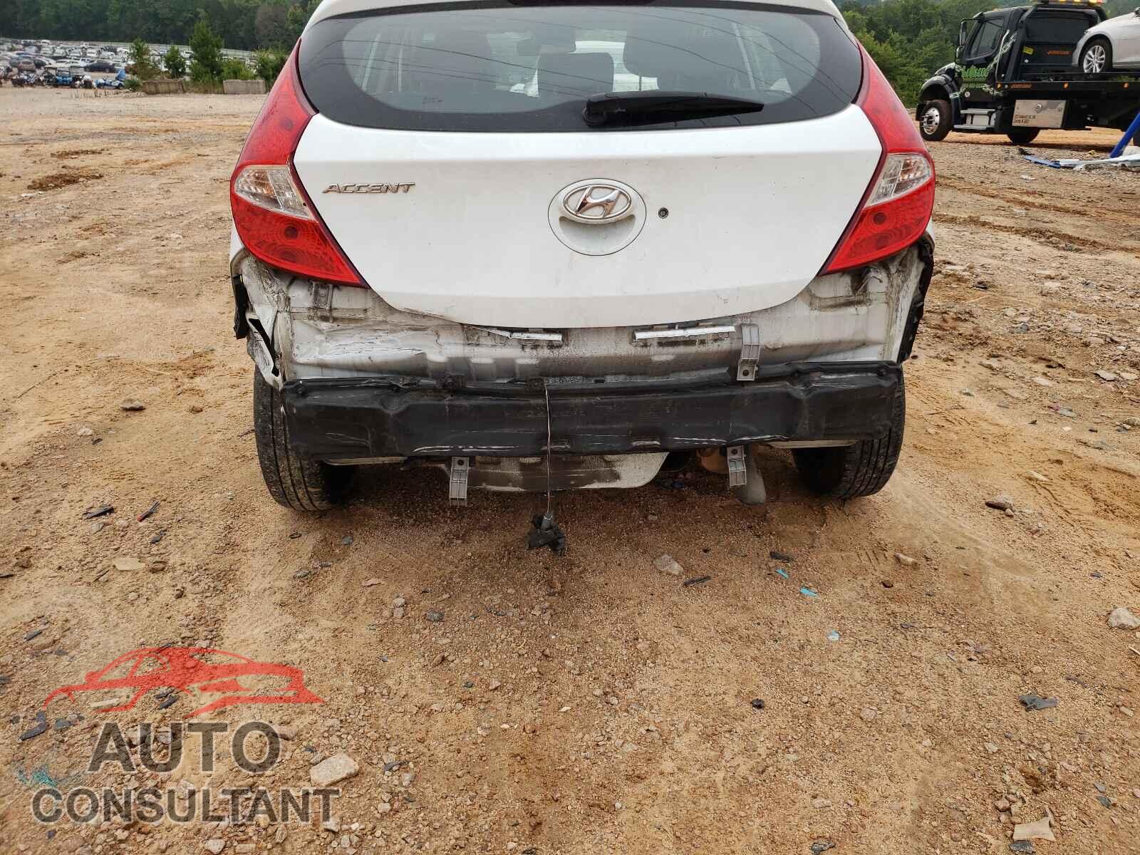 HYUNDAI ACCENT 2016 - KMHCT5AE8GU265050