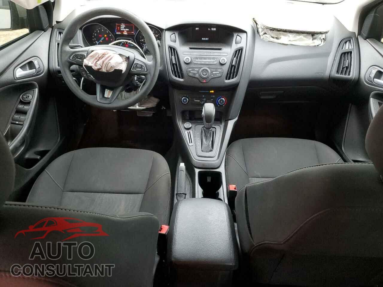 FORD FOCUS 2017 - 1FADP3F21HL327384
