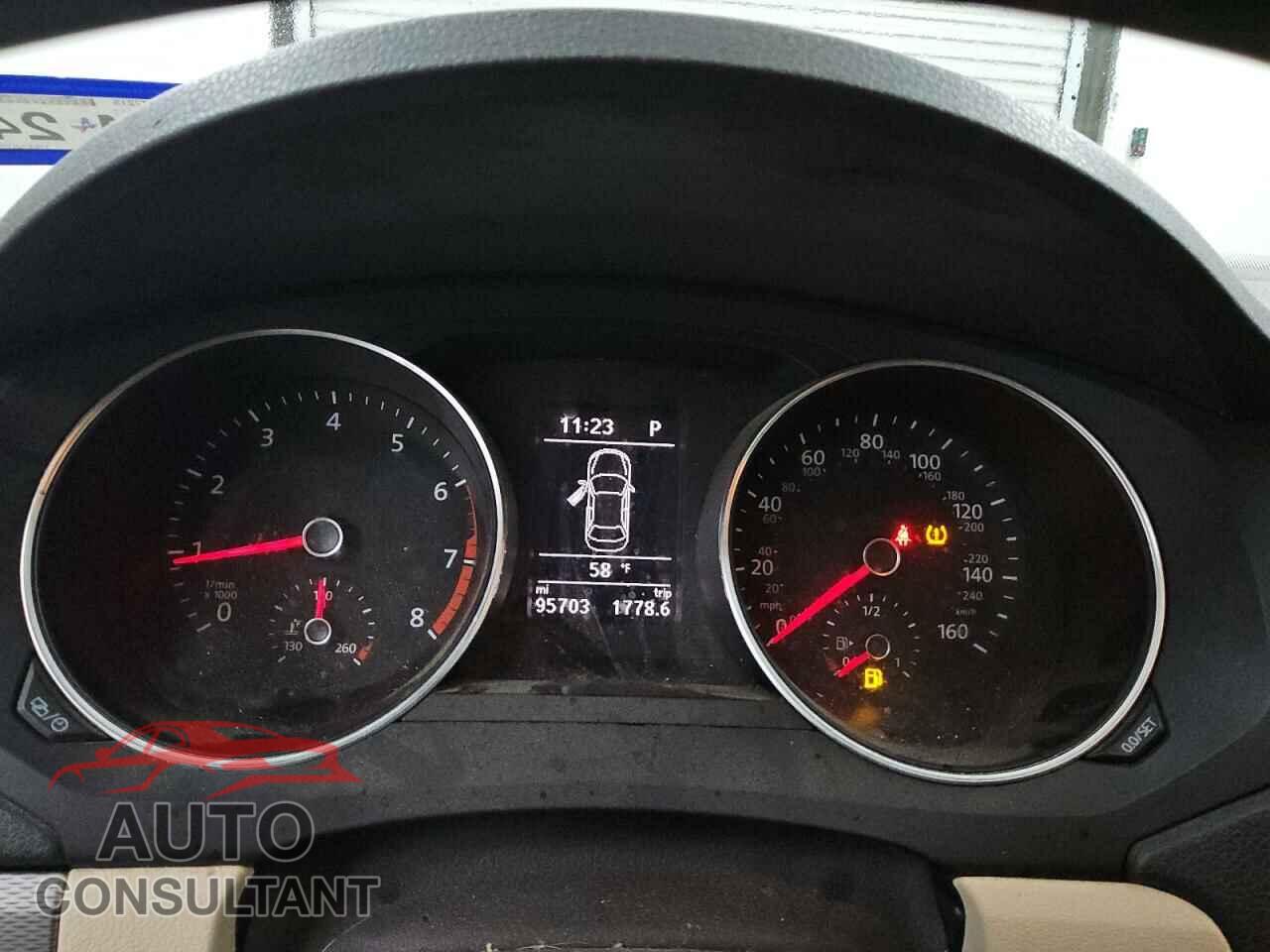 VOLKSWAGEN JETTA 2017 - 3VWDB7AJ3HM240743