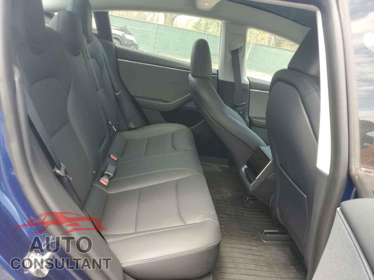 TESLA MODEL 3 2024 - 5YJ3E1EA9RF748279