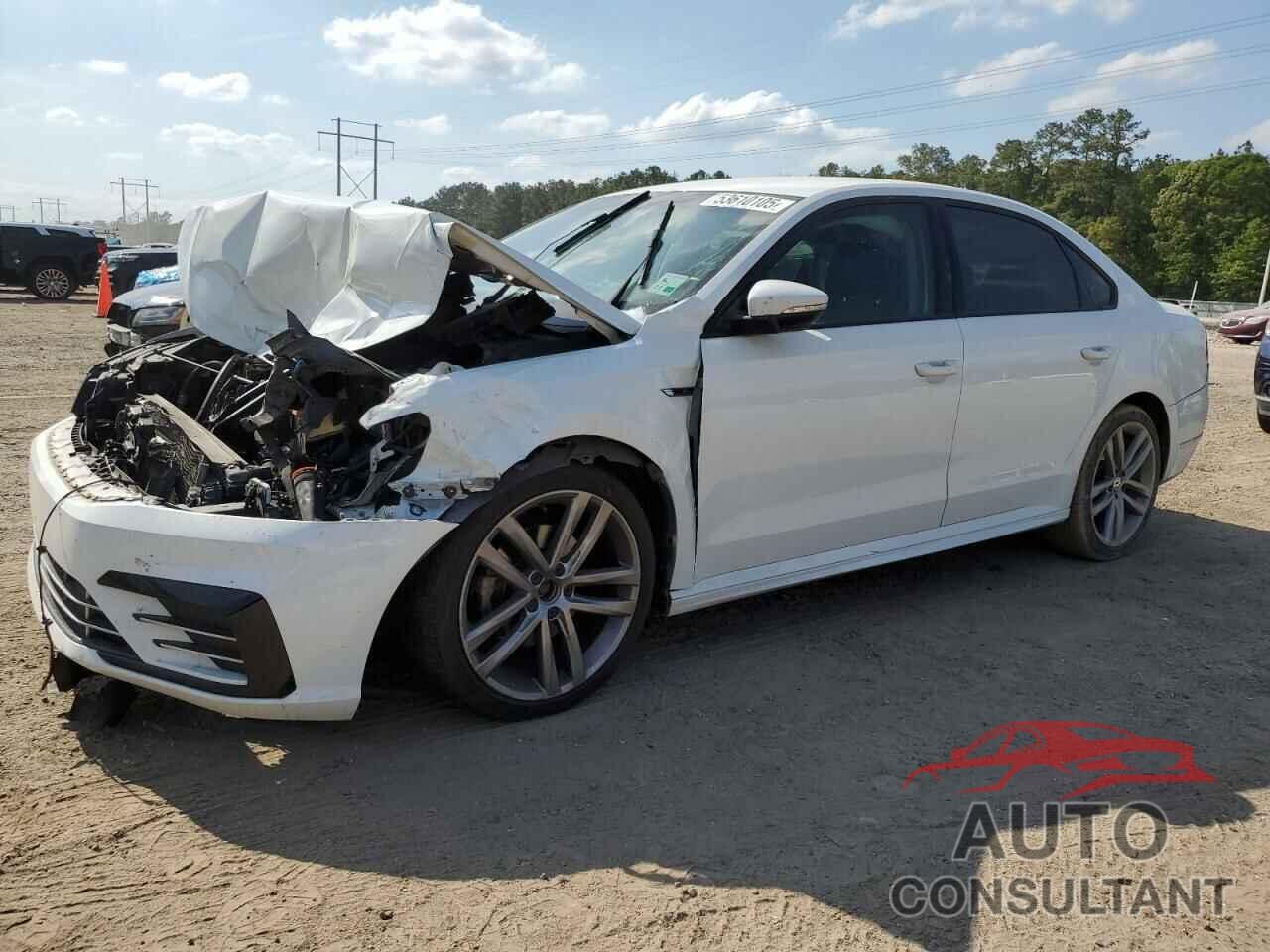 VOLKSWAGEN PASSAT 2018 - 1VWAA7A34JC011566