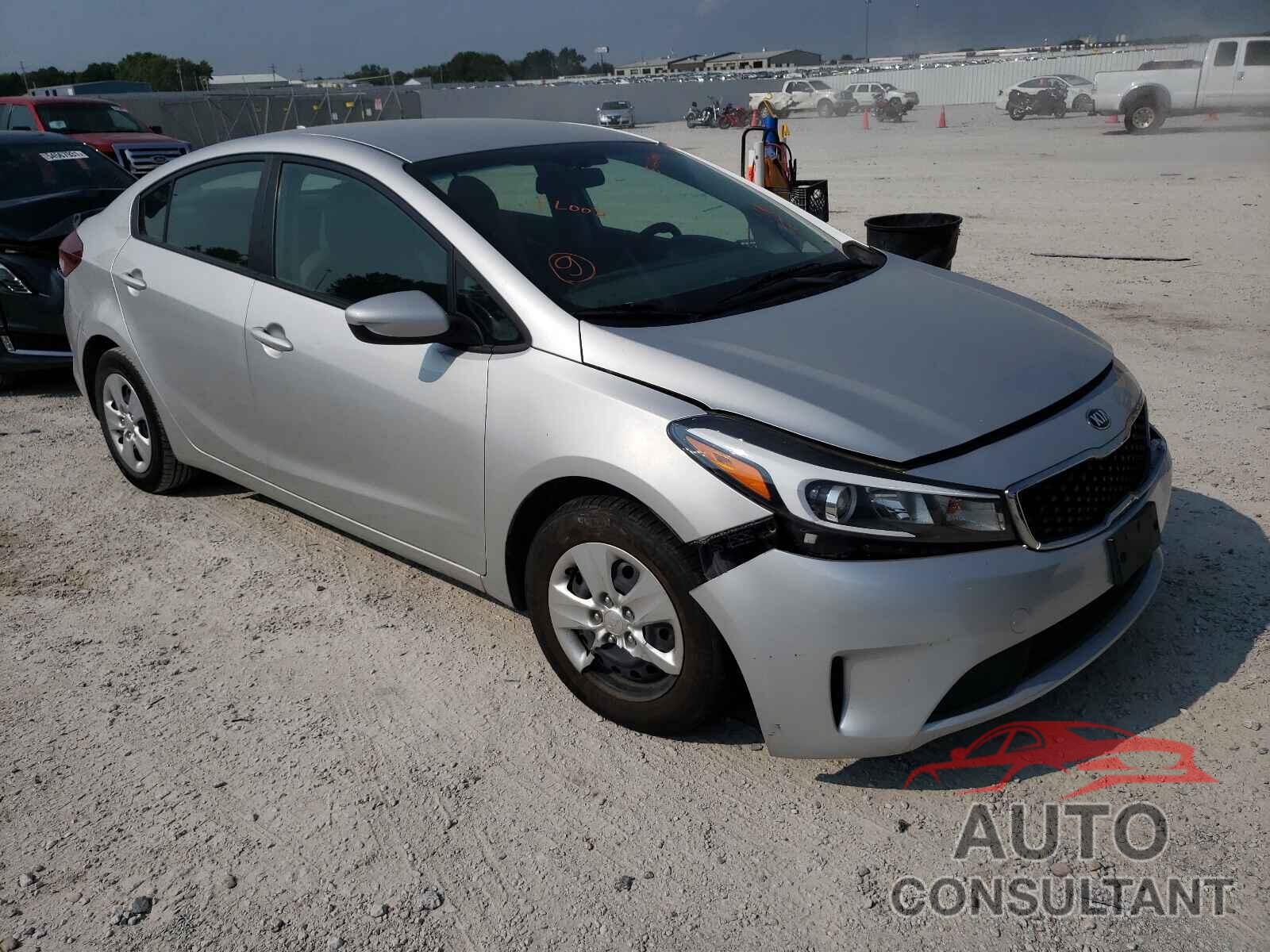 KIA FORTE 2018 - 3KPFK4A74JE258201