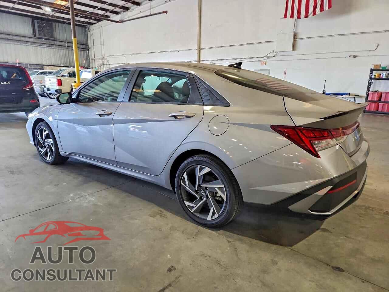 HYUNDAI ELANTRA 2025 - KMHLM4DJ5SU161107