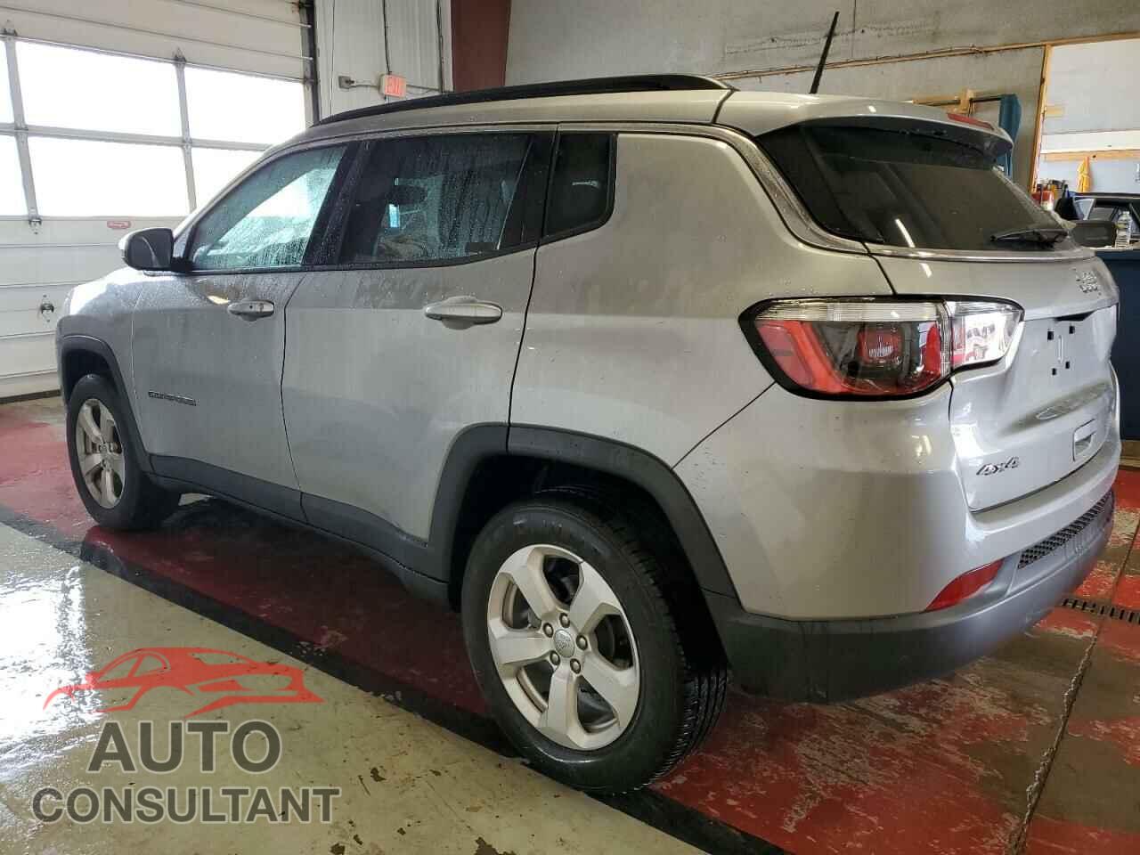 JEEP COMPASS 2018 - 3C4NJDBB4JT418641