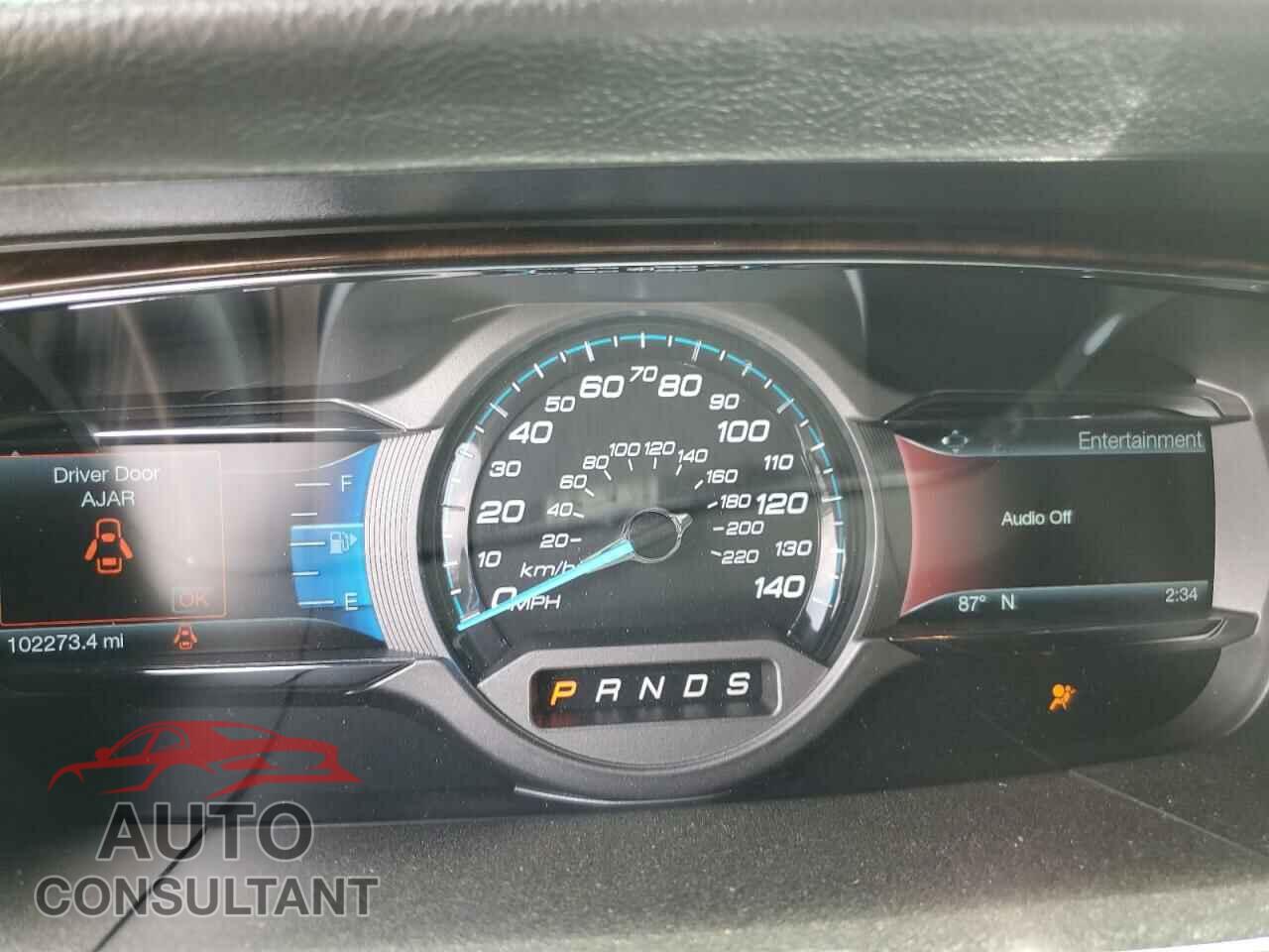 FORD TAURUS 2017 - 1FAHP2F89HG104695