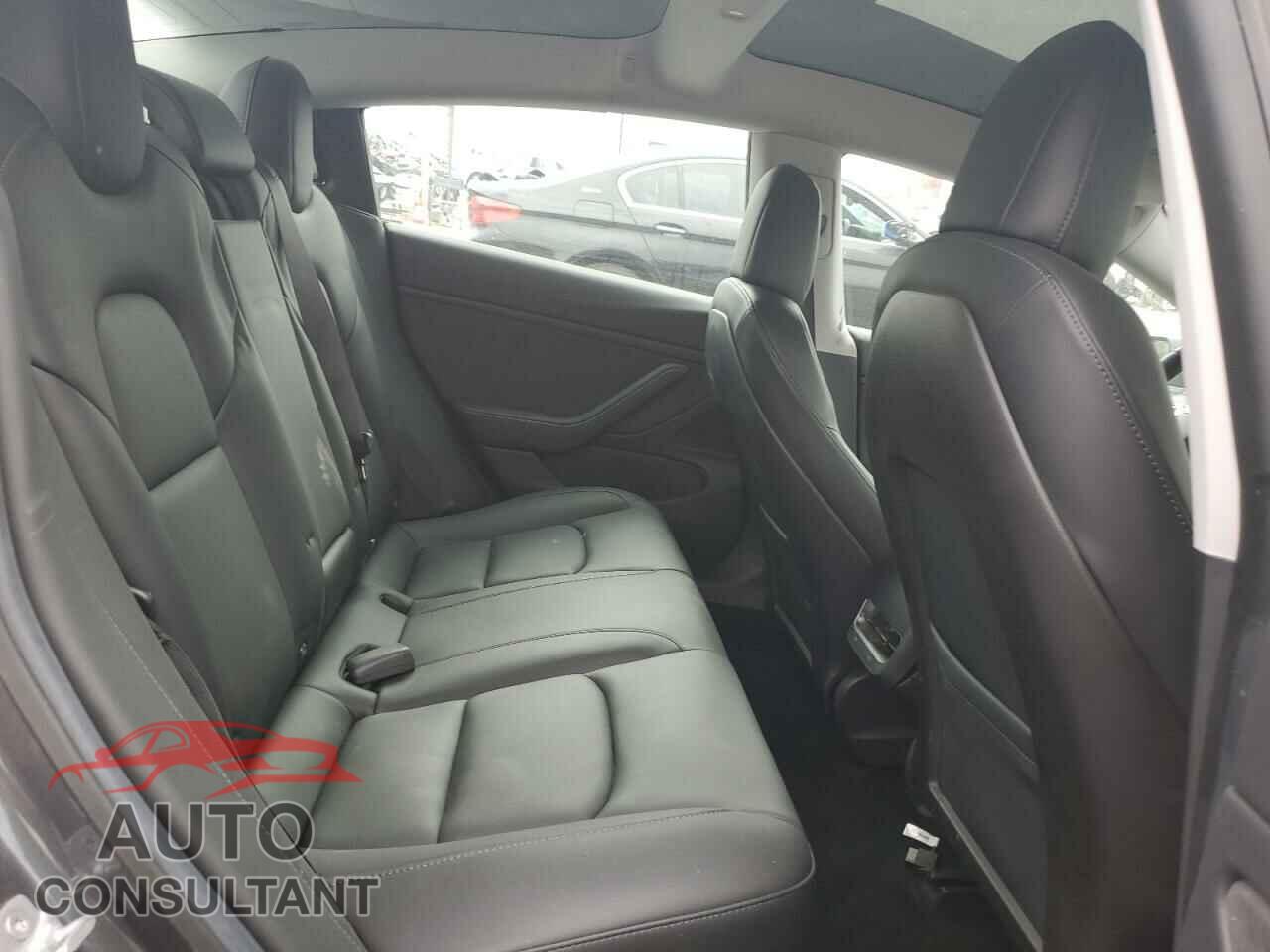 TESLA MODEL 3 2019 - 5YJ3E1EA3KF331357