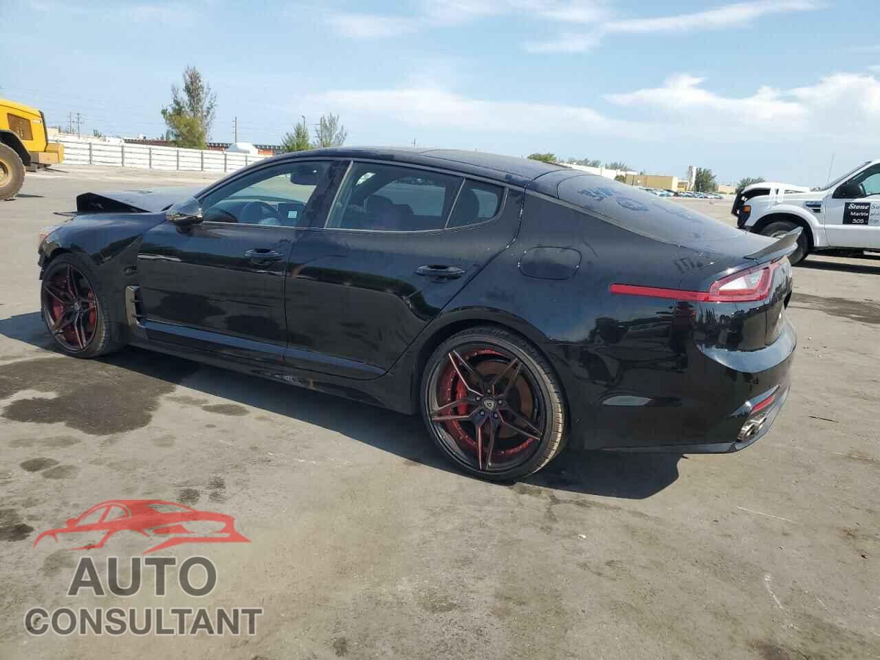 KIA STINGER 2018 - KNAE45LC9J6013404