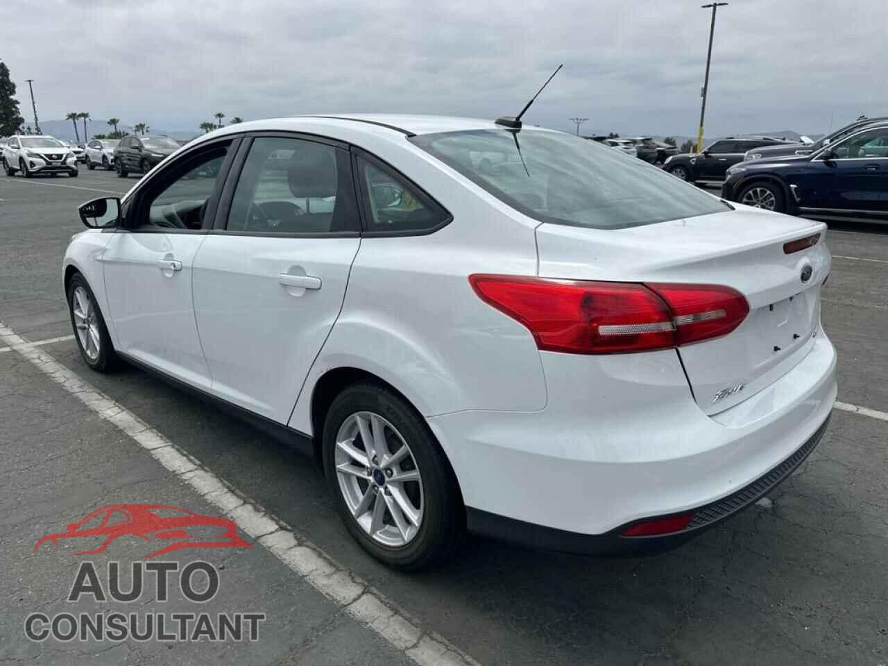 FORD FOCUS 2017 - 1FADP3F24HL271585