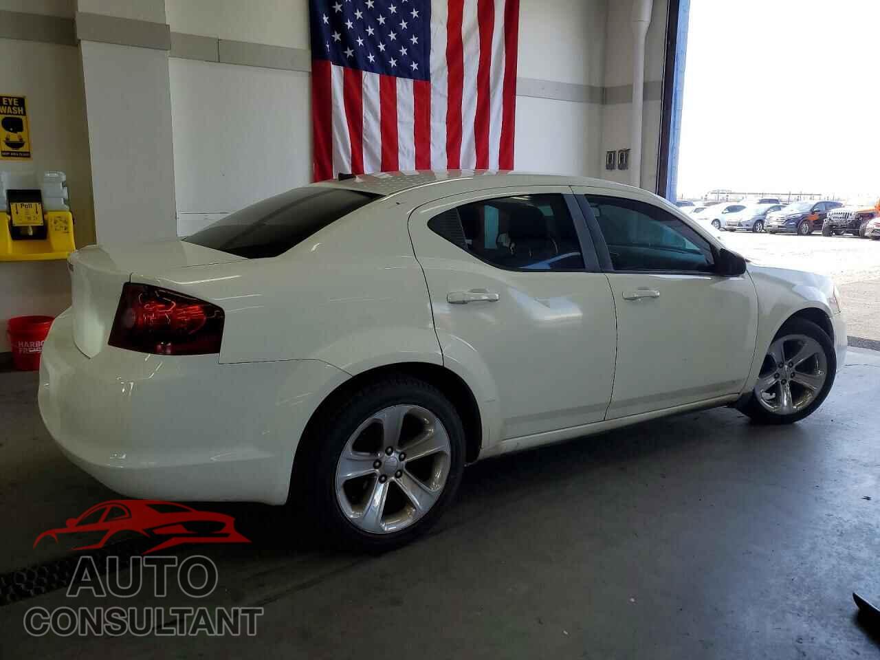 DODGE AVENGER 2011 - 1B3BD1FB3BN557326