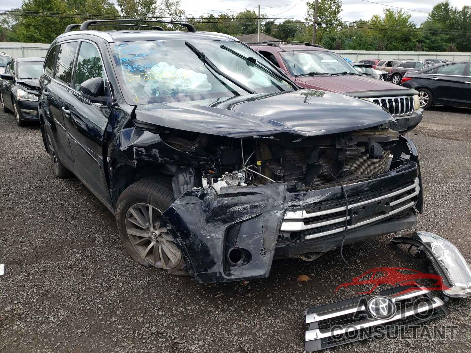 TOYOTA HIGHLANDER 2018 - 5TDJZRFH3JS552912