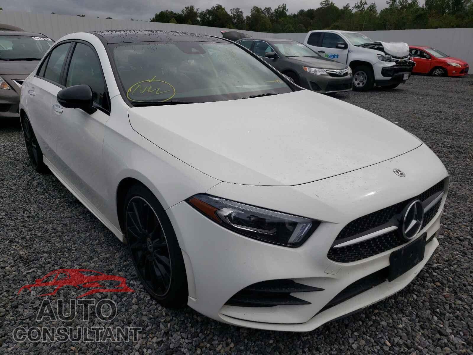 MERCEDES-BENZ A-CLASS 2019 - WDD3G4FB3KW020015