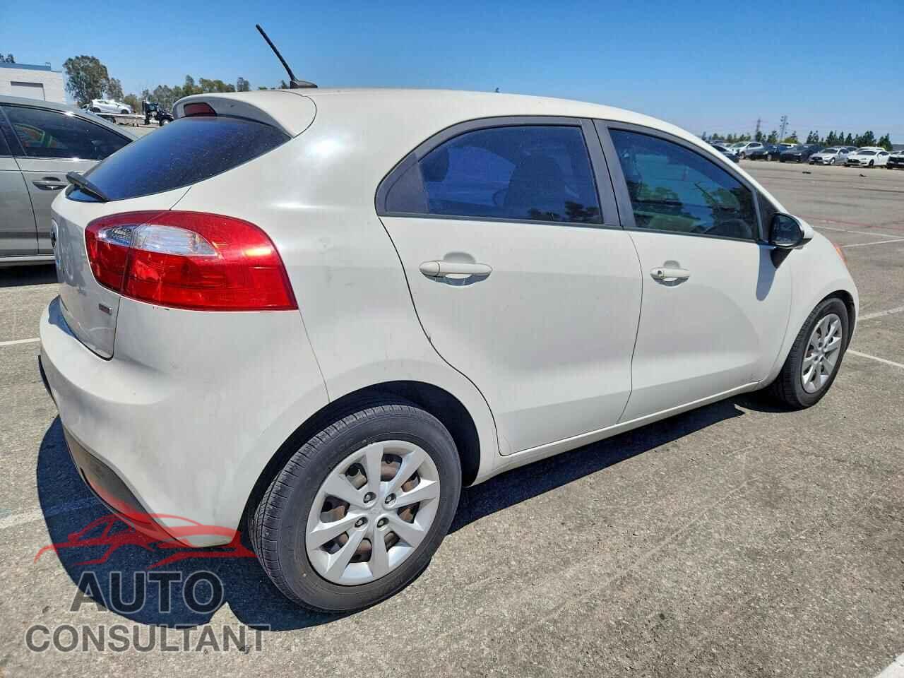 KIA RIO 2015 - KNADM5A38F6442247