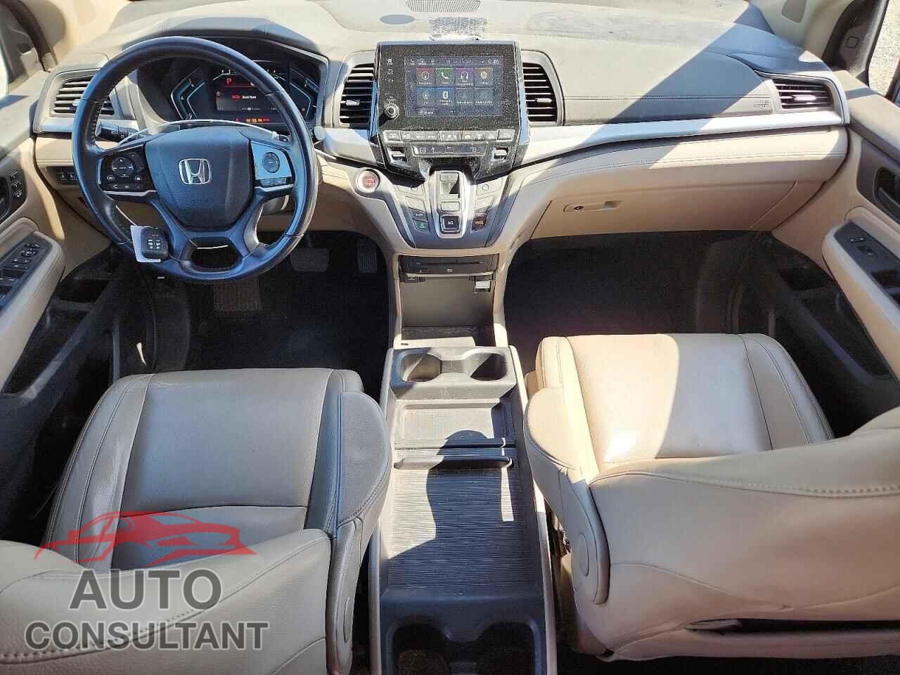 HONDA ODYSSEY 2018 - 5FNRL6H86JB023748