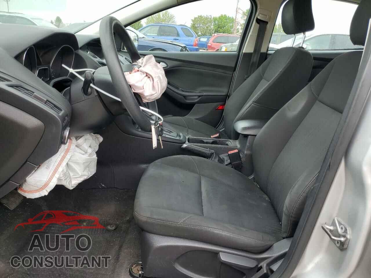 FORD FOCUS 2017 - 1FADP3F25HL317750