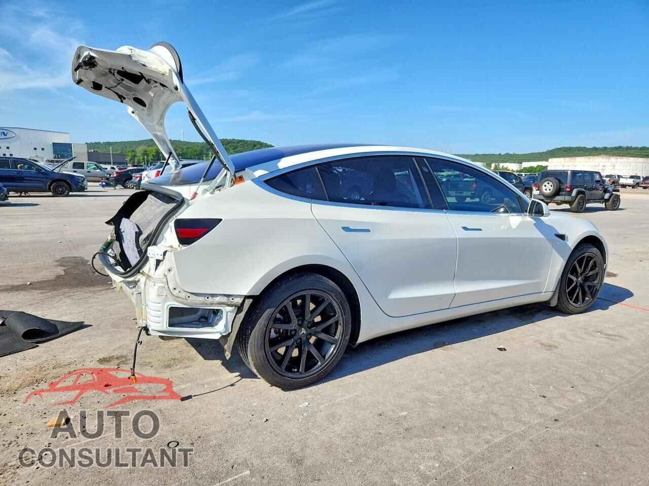 TESLA MODEL 3 2018 - 5YJ3E1EA0JF005689