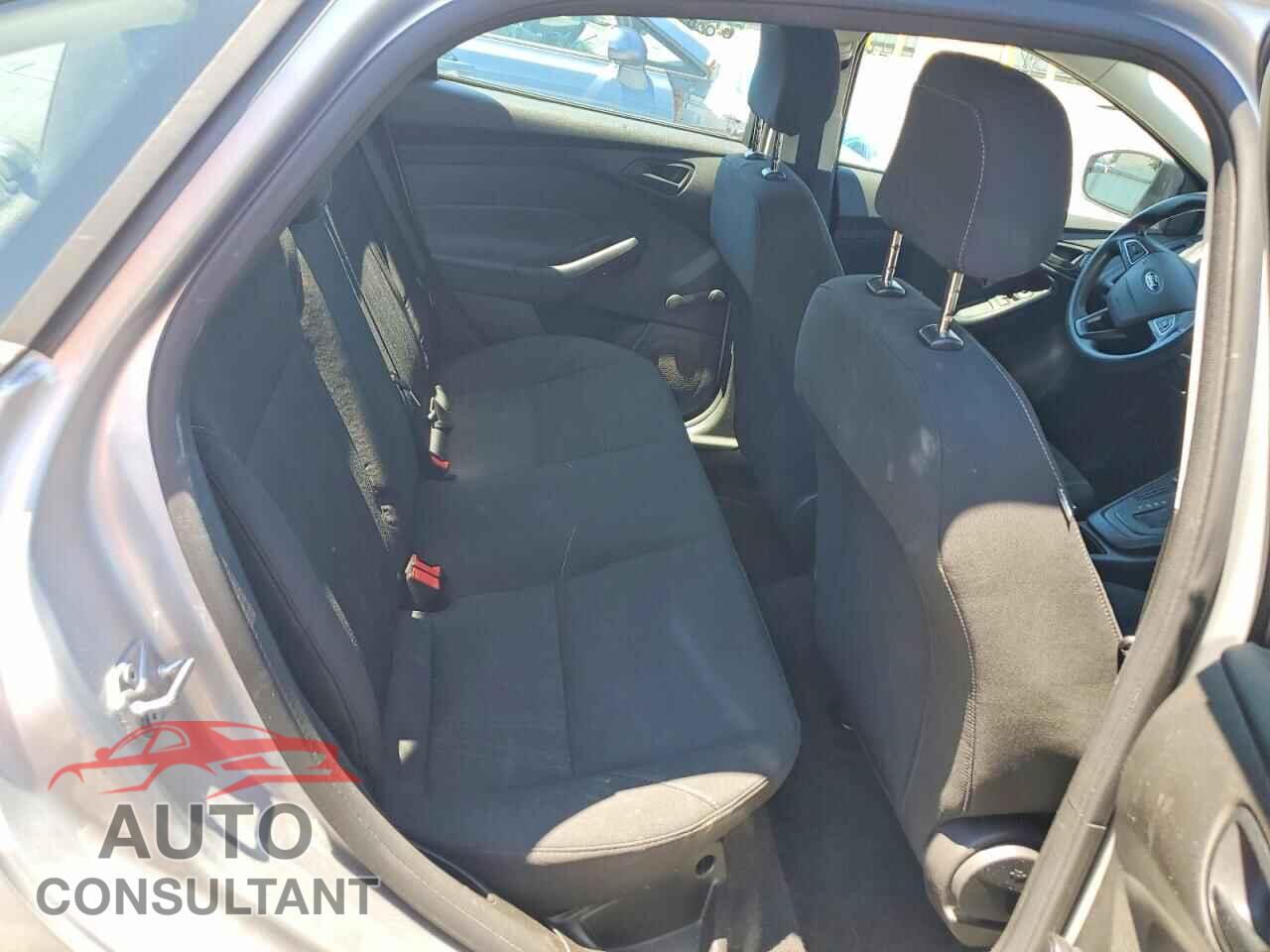 FORD FOCUS 2016 - 1FADP3E26GL304036