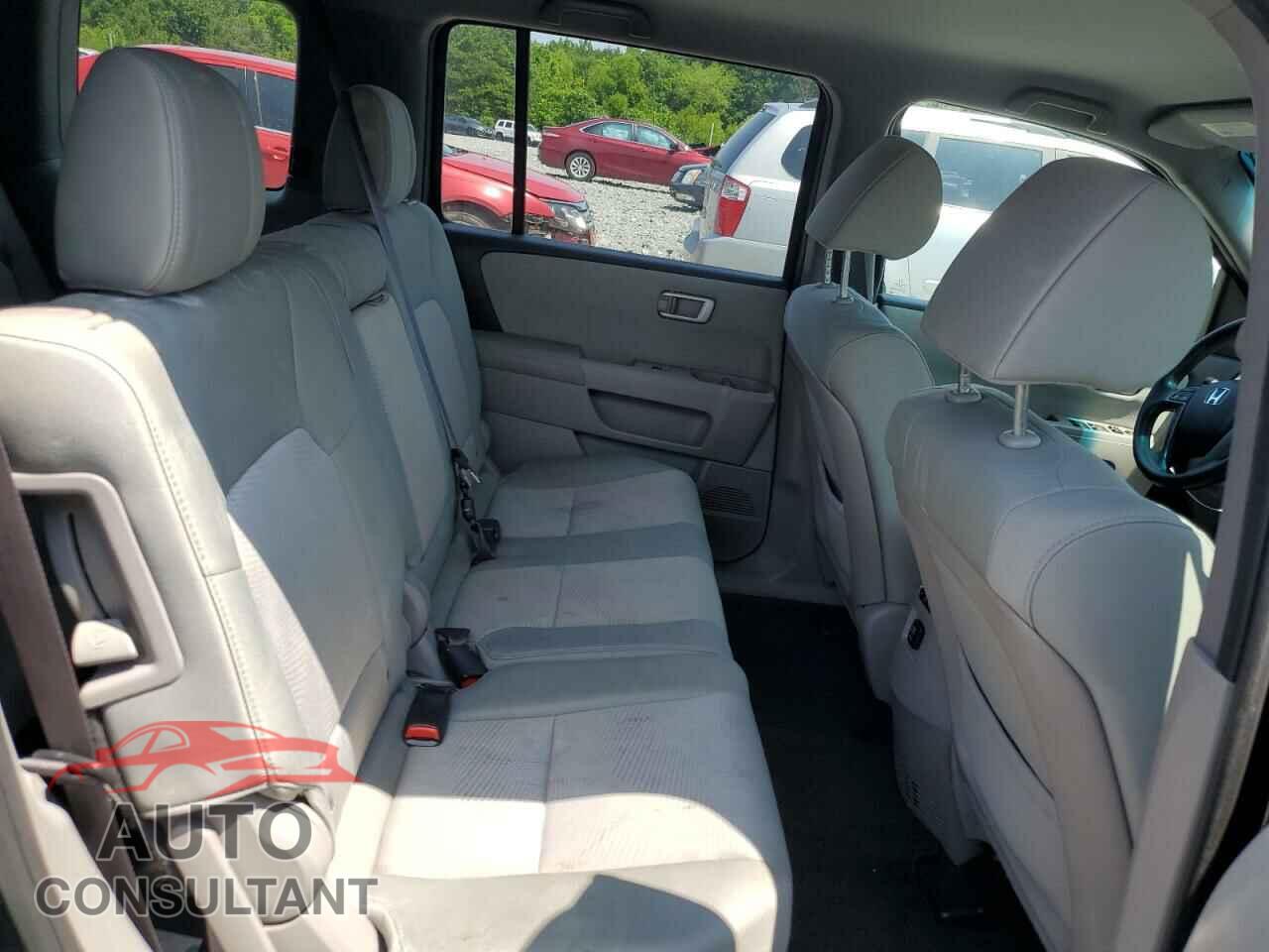 HONDA PILOT 2015 - 5FNYF4H2XFB008342