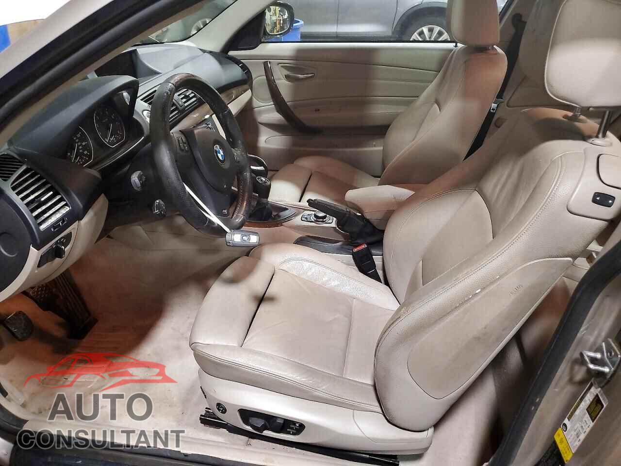 BMW 1 SERIES 2011 - WBAUC9C52BVM11407