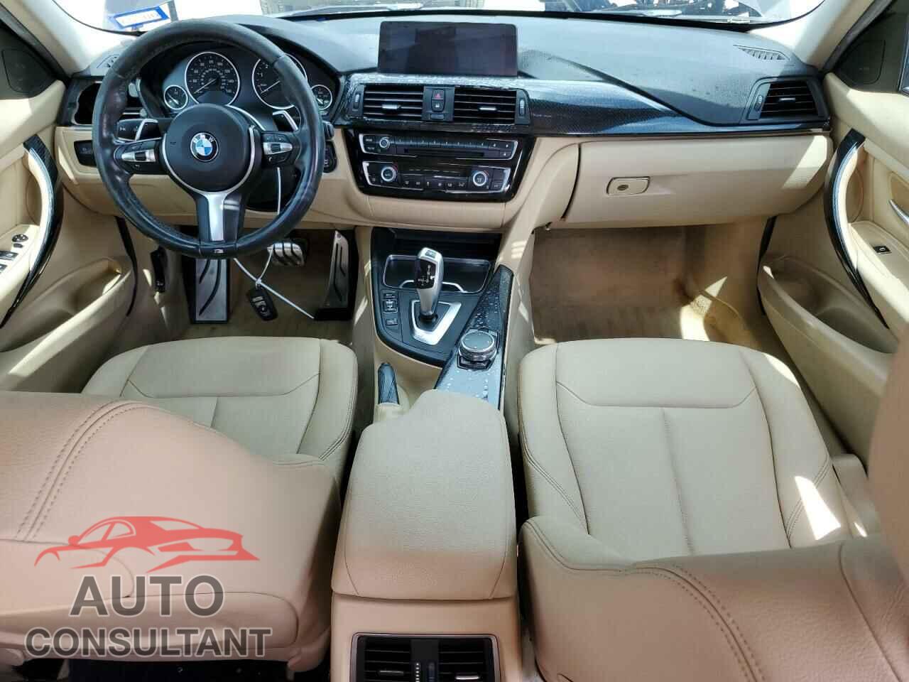 BMW 3 SERIES 2016 - WBA8E1G52GNU10319