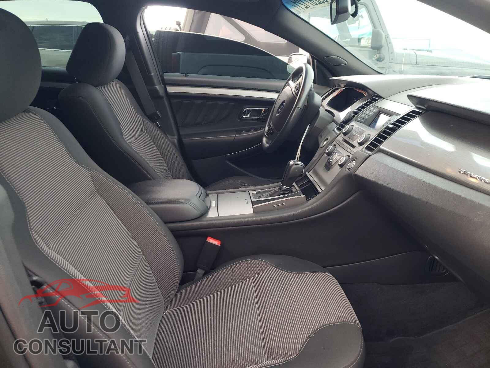 FORD TAURUS 2017 - 1FAHP2E89HG118551