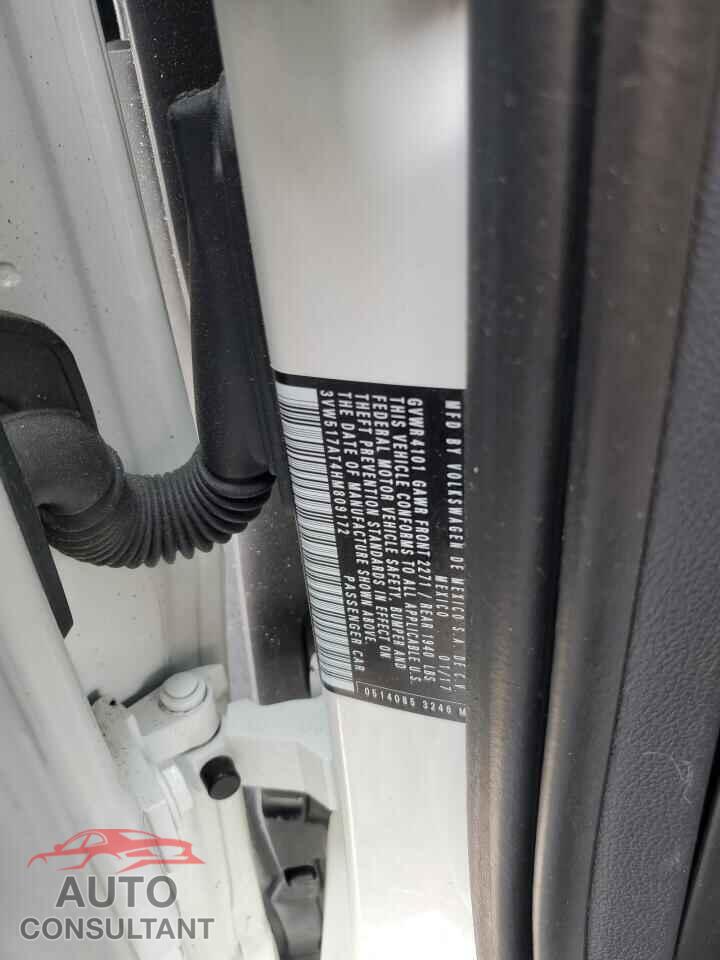 VOLKSWAGEN BEETLE 2017 - 3VW517AT4HM809172