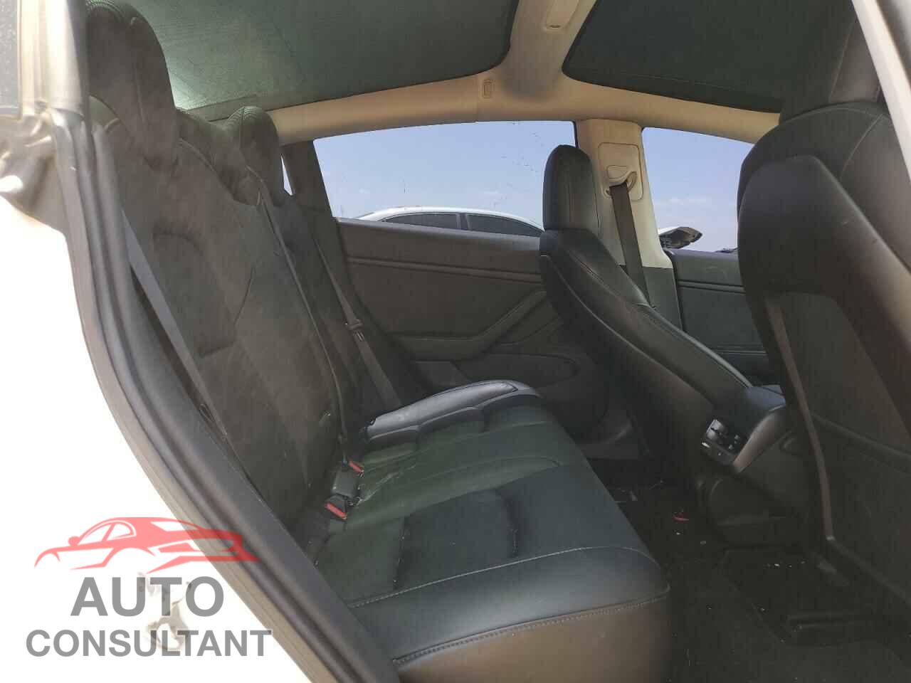 TESLA MODEL 3 2019 - 5YJ3E1EB7KF388220