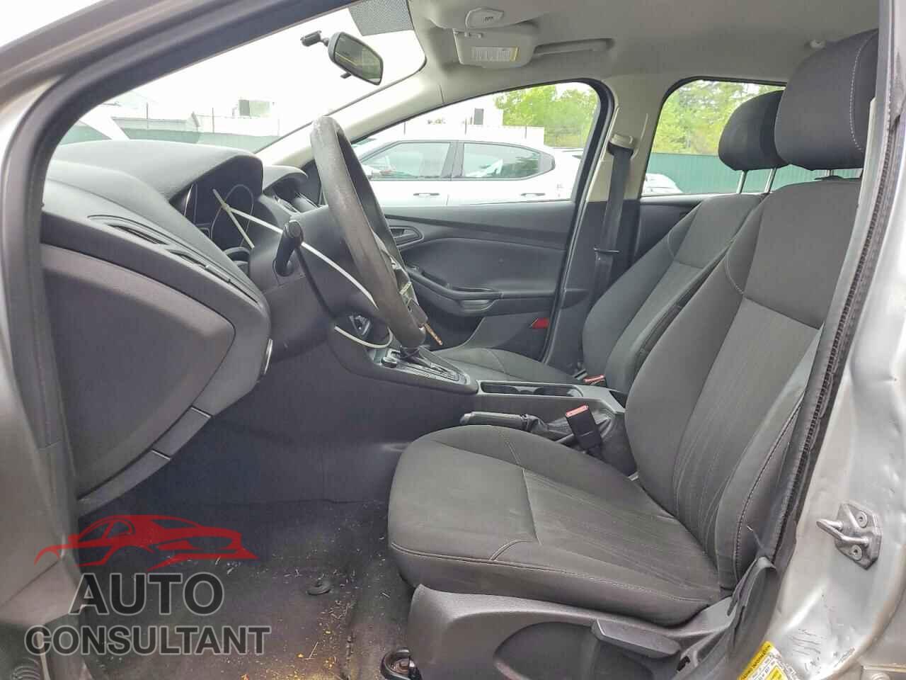 FORD FOCUS 2017 - 1FADP3E23HL289481