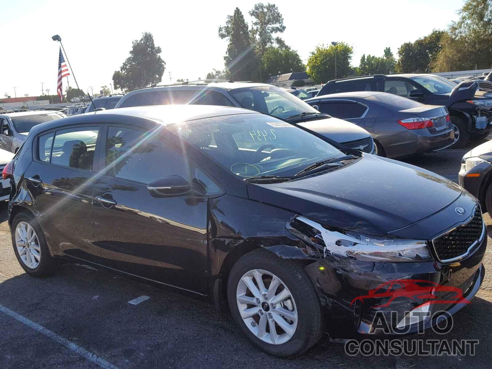 KIA FORTE 2017 - KNAFK5A81H5686843