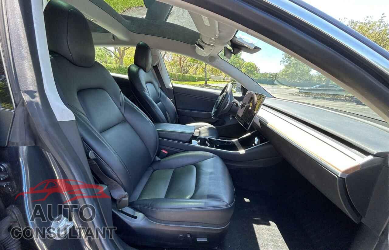 TESLA MODEL 3 2019 - 5YJ3E1EB0KF452226