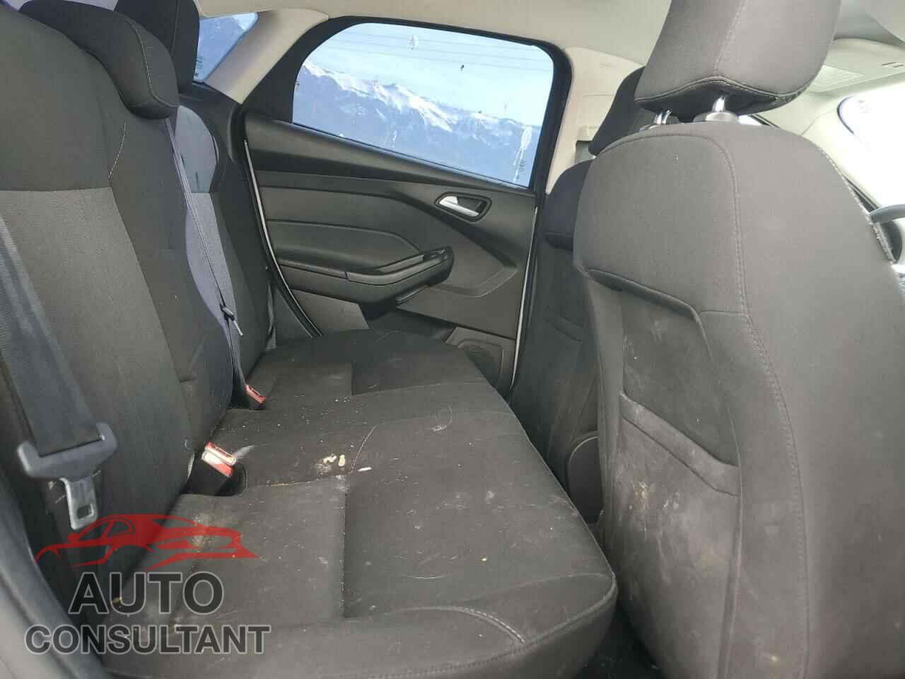 FORD FOCUS 2016 - 1FADP3F28GL270003
