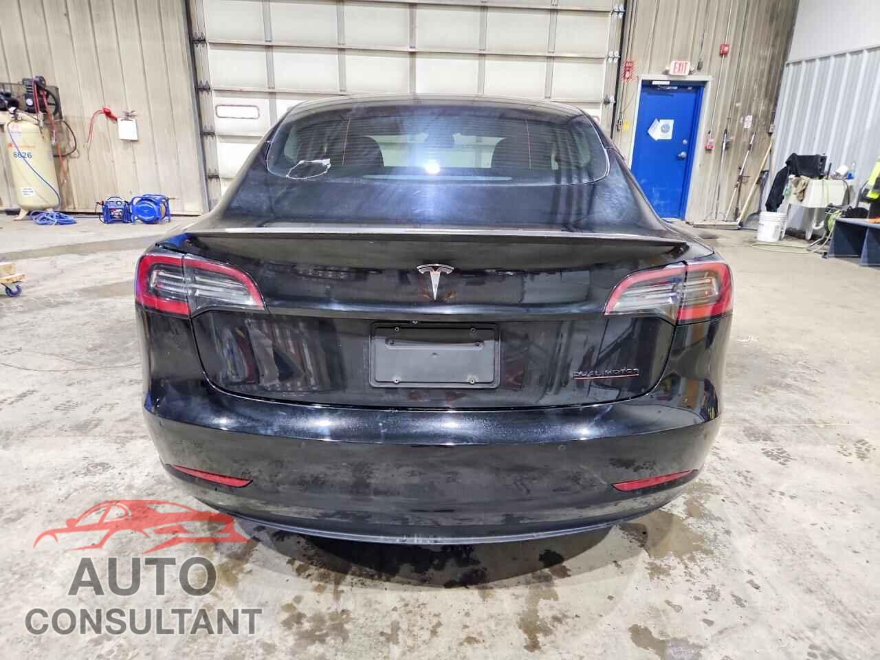 TESLA MODEL 3 2021 - 5YJ3E1EC7MF044608