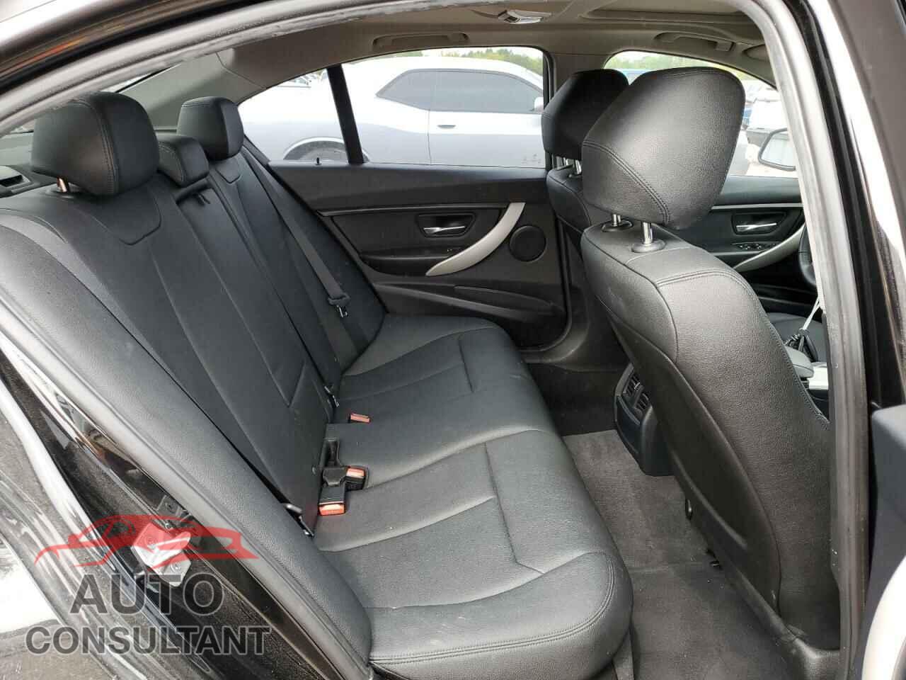 BMW 3 SERIES 2016 - WBA8E1G58GNU11619