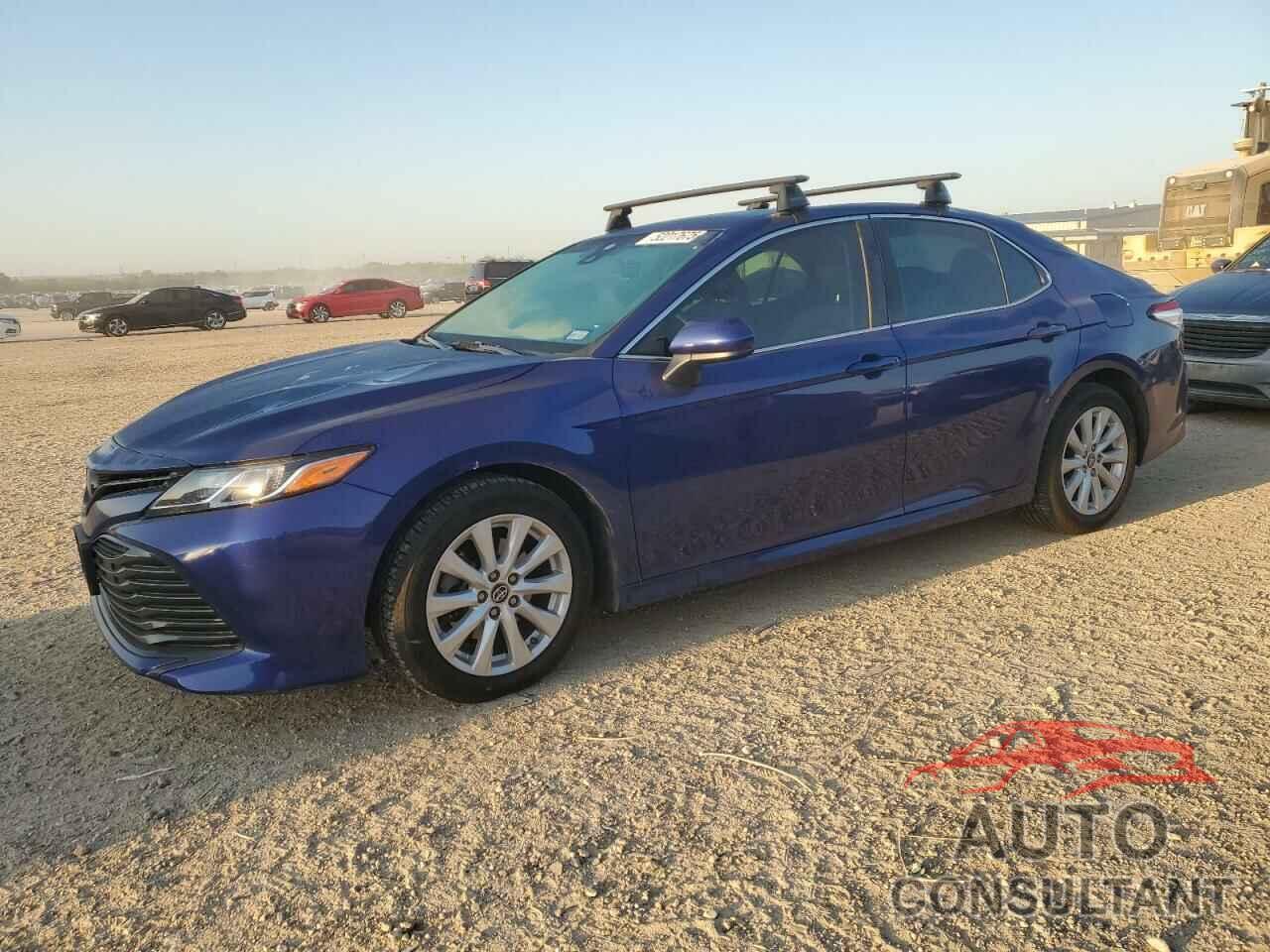TOYOTA CAMRY 2018 - 4T1B11HK1JU676450