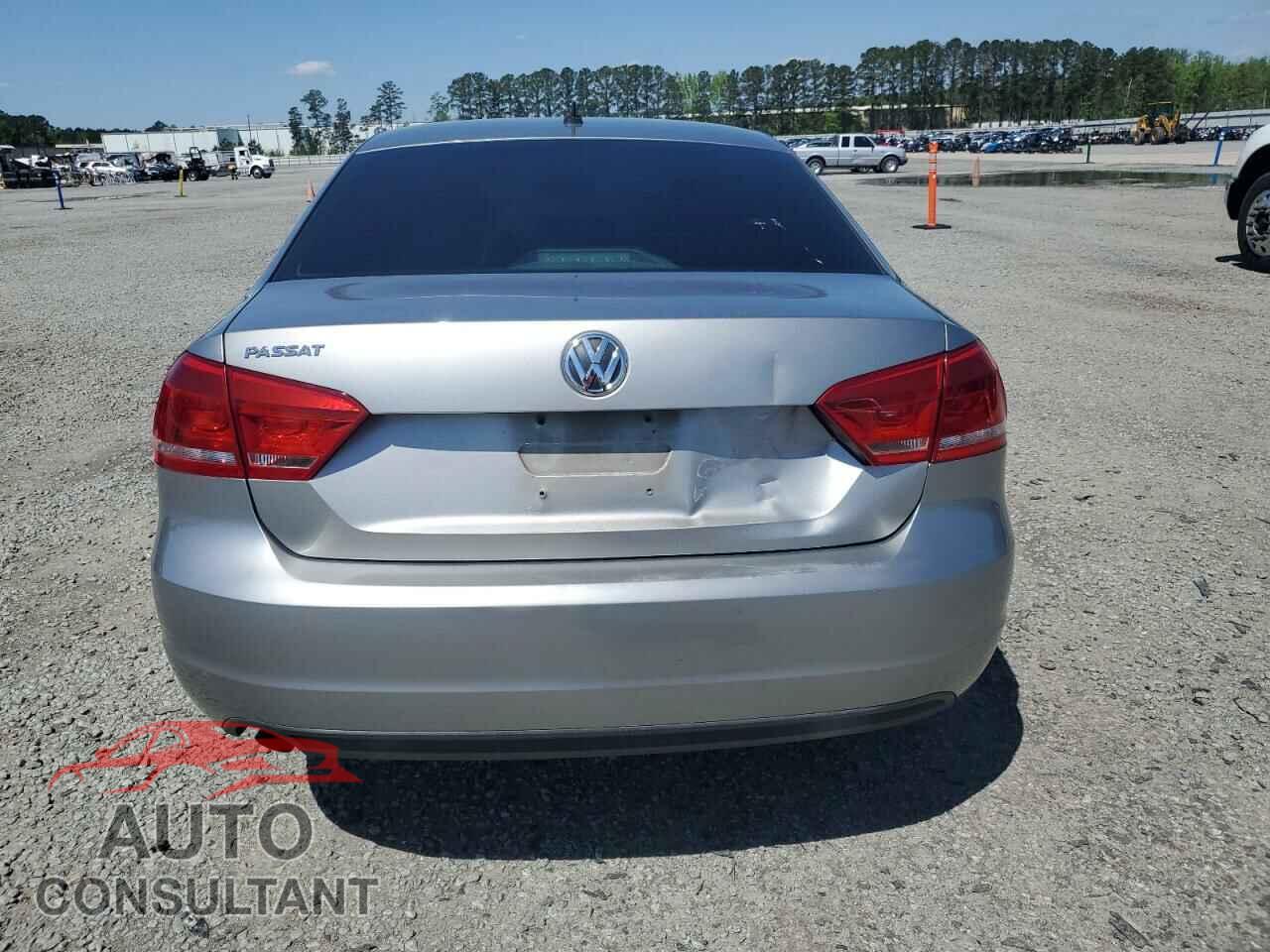 VOLKSWAGEN PASSAT 2014 - 1VWAP7A36EC004610