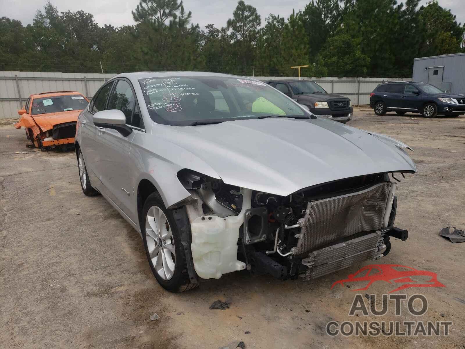 FORD FUSION 2019 - 3FA6P0LU9KR120103
