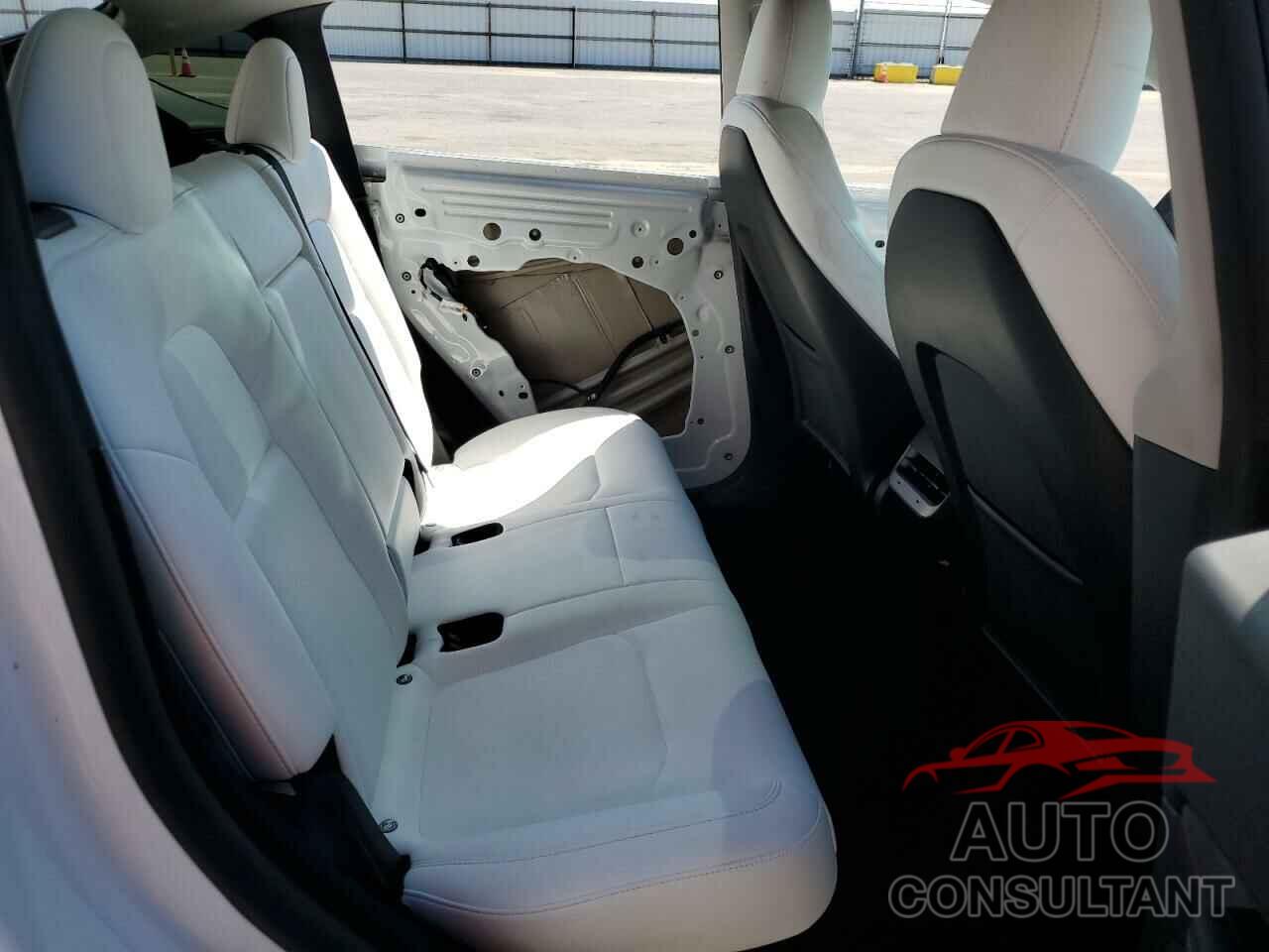 TESLA MODEL Y 2023 - 7SAYGDEF5PF744839