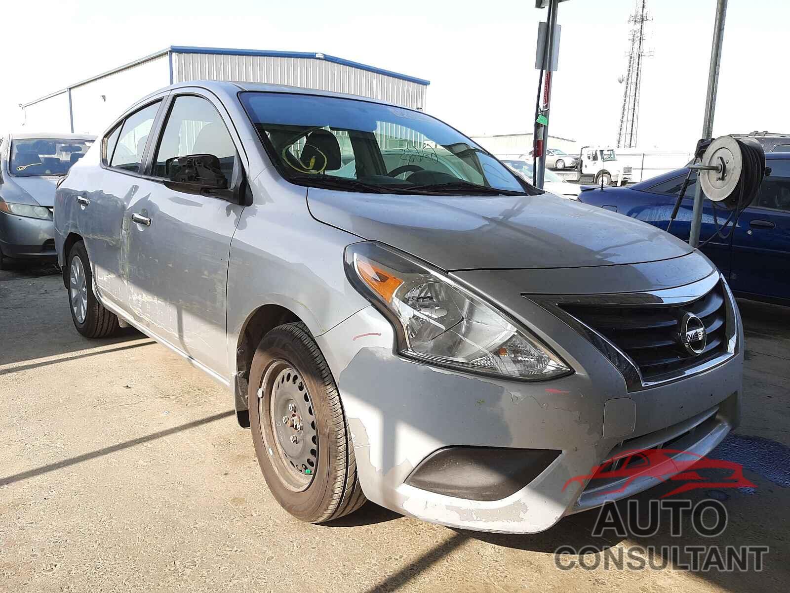 NISSAN VERSA 2017 - 3N1CN7AP8HL819892