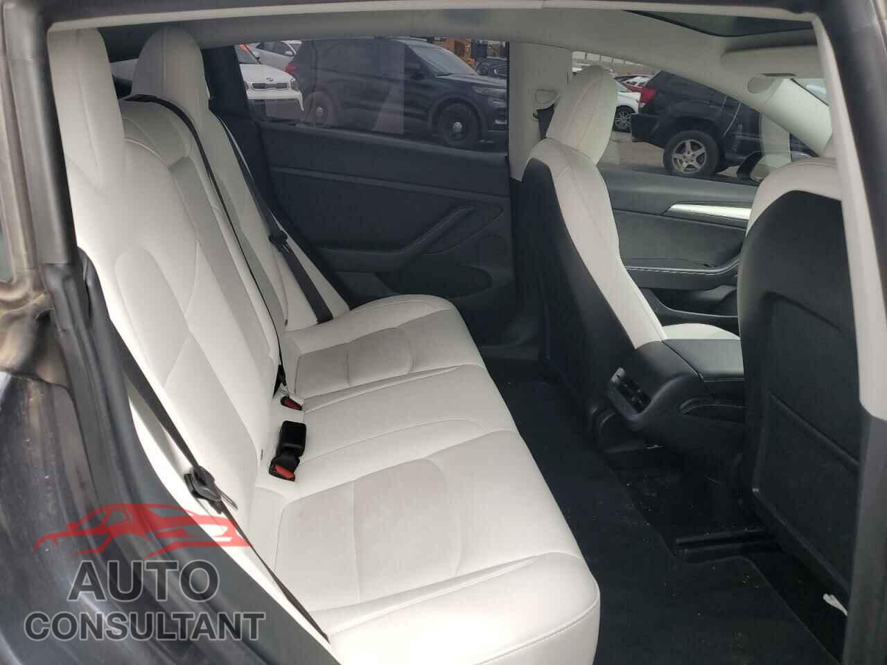 TESLA MODEL 3 2021 - 5YJ3E1EB3MF082571