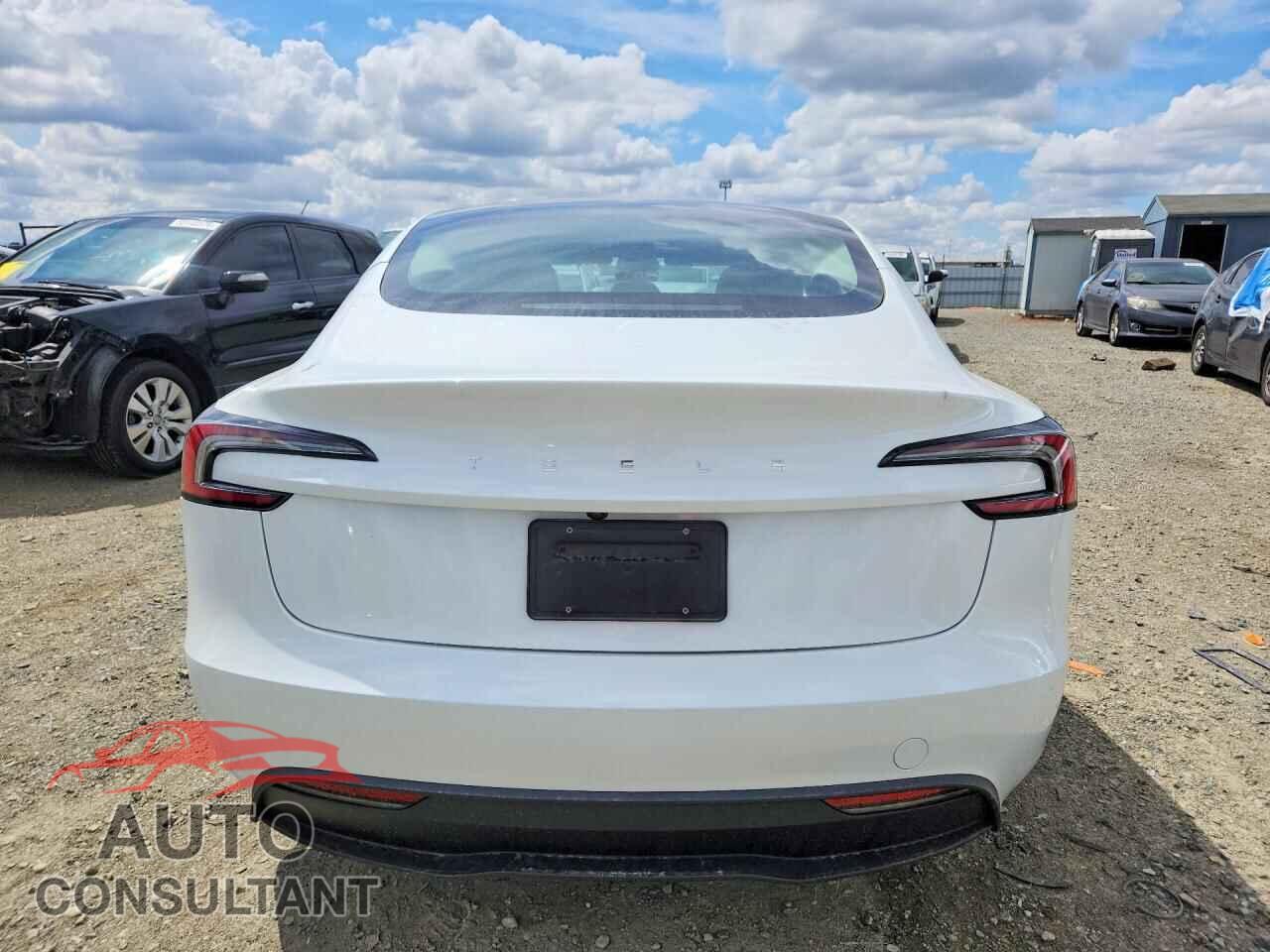 TESLA MODEL 3 2024 - 5YJ3E1EA9RF756852