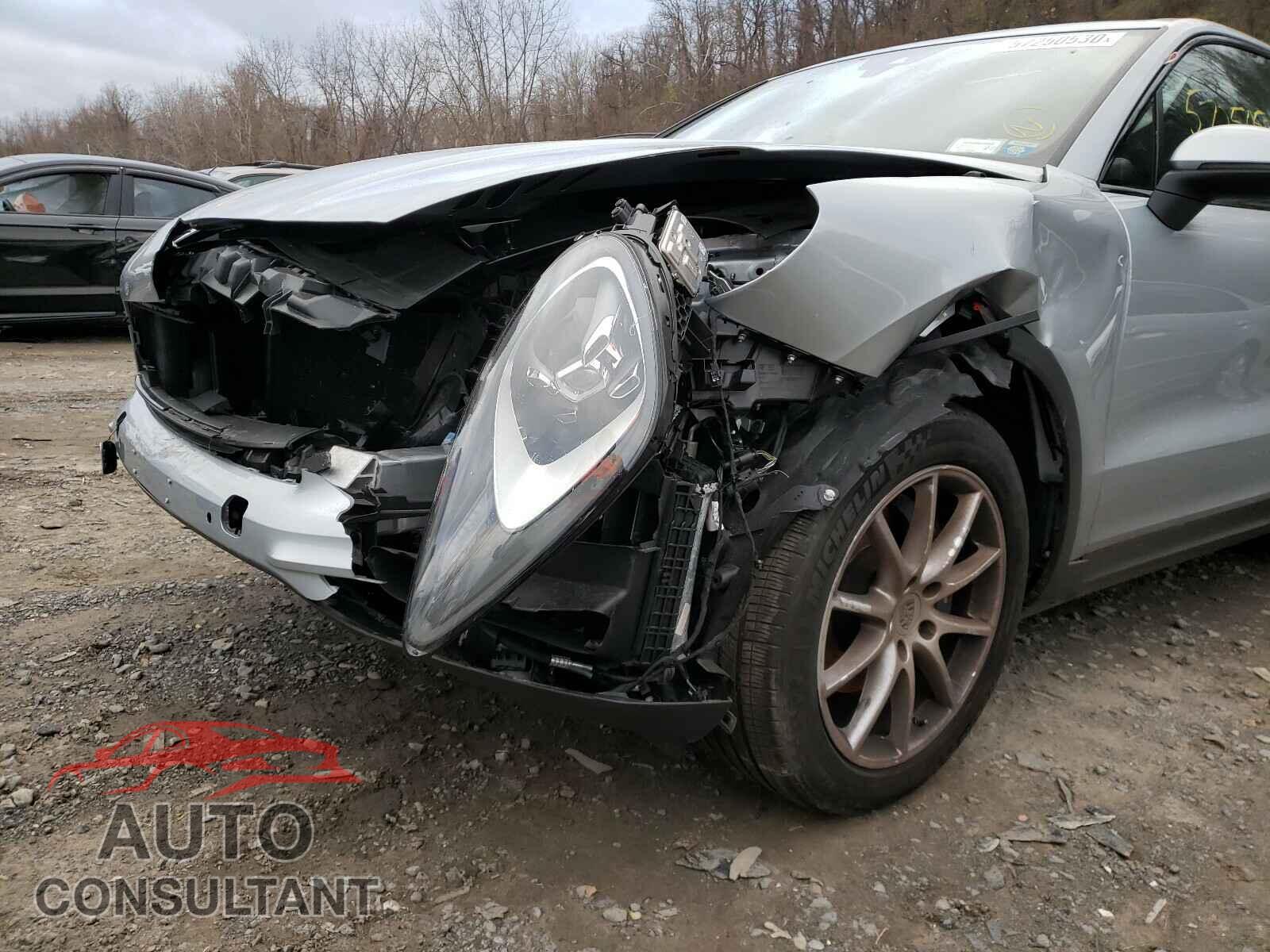PORSCHE CAYENNE 2020 - WP1AA2AY7LDA04043