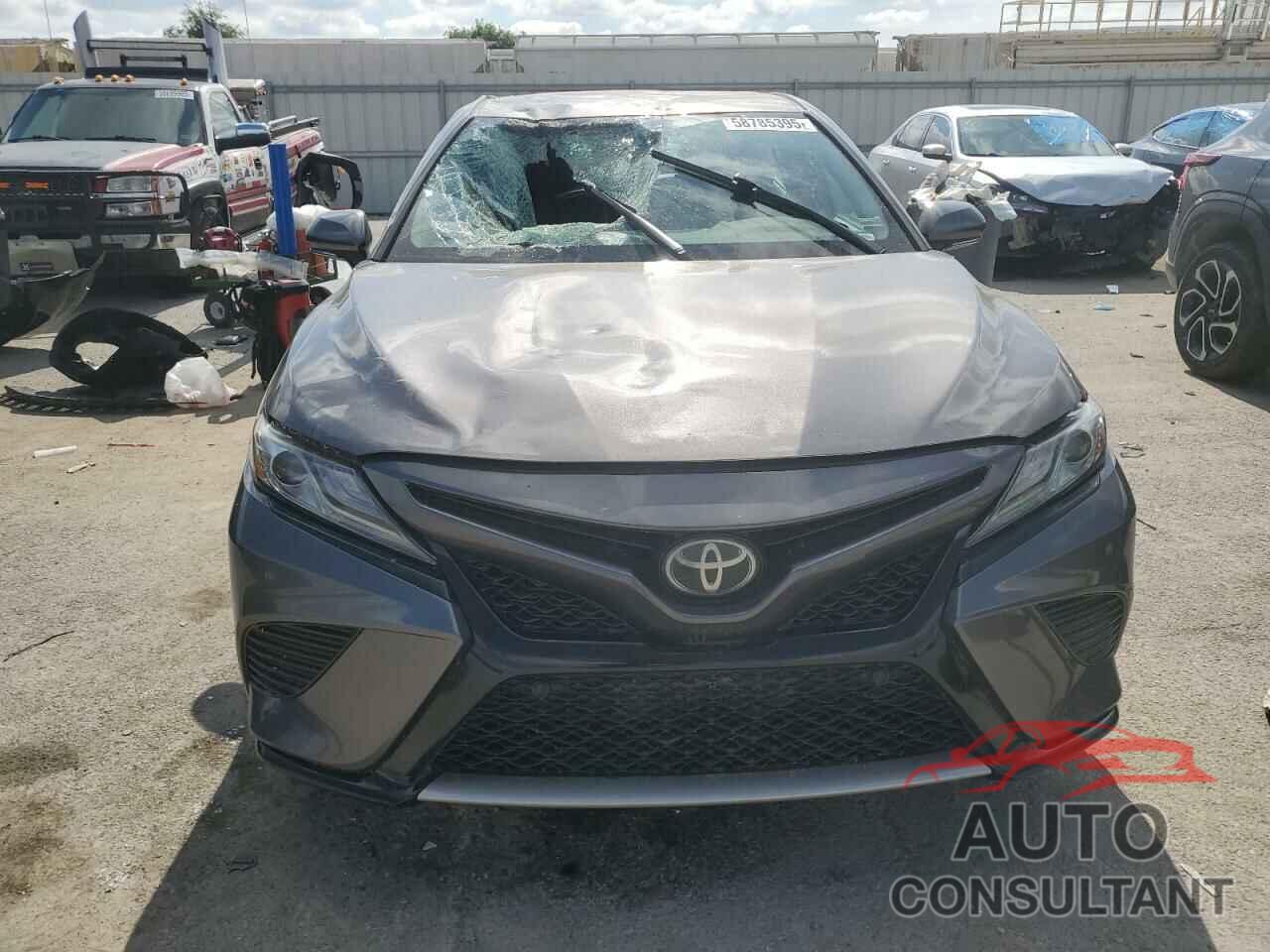 TOYOTA CAMRY 2018 - 4T1B61HKXJU513488