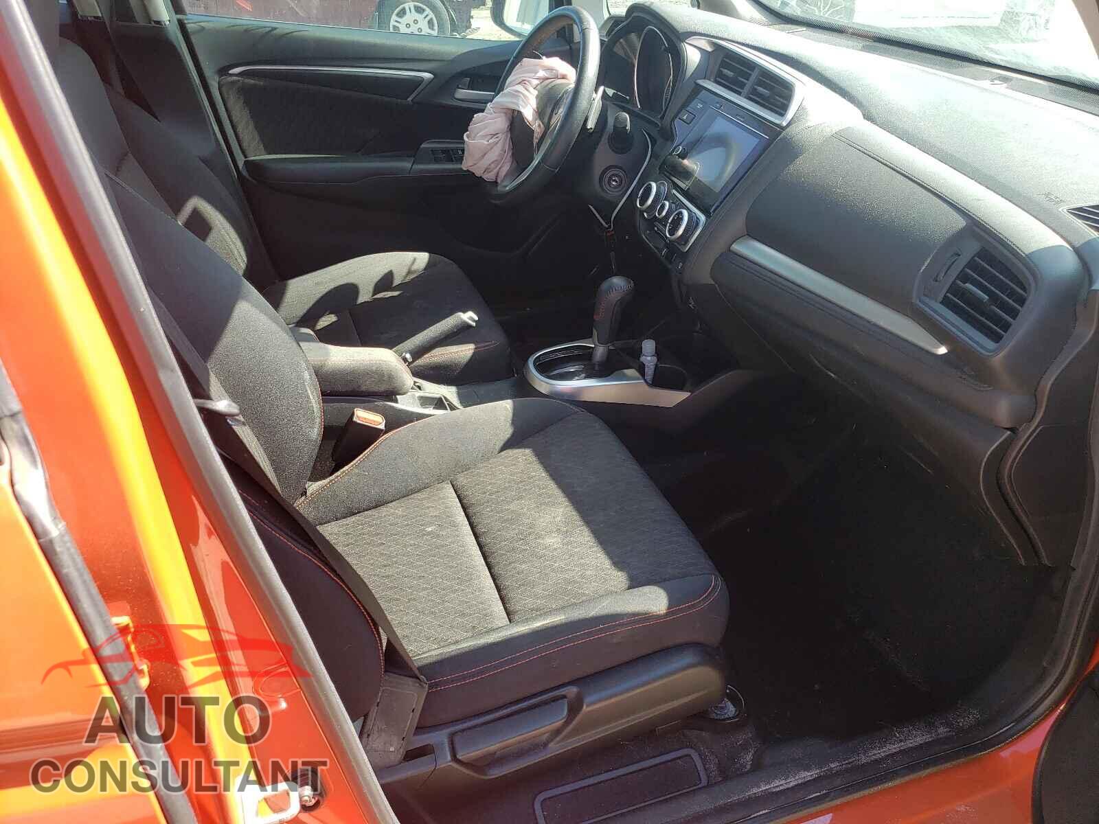 HONDA FIT 2018 - 3HGGK5H67JM725755