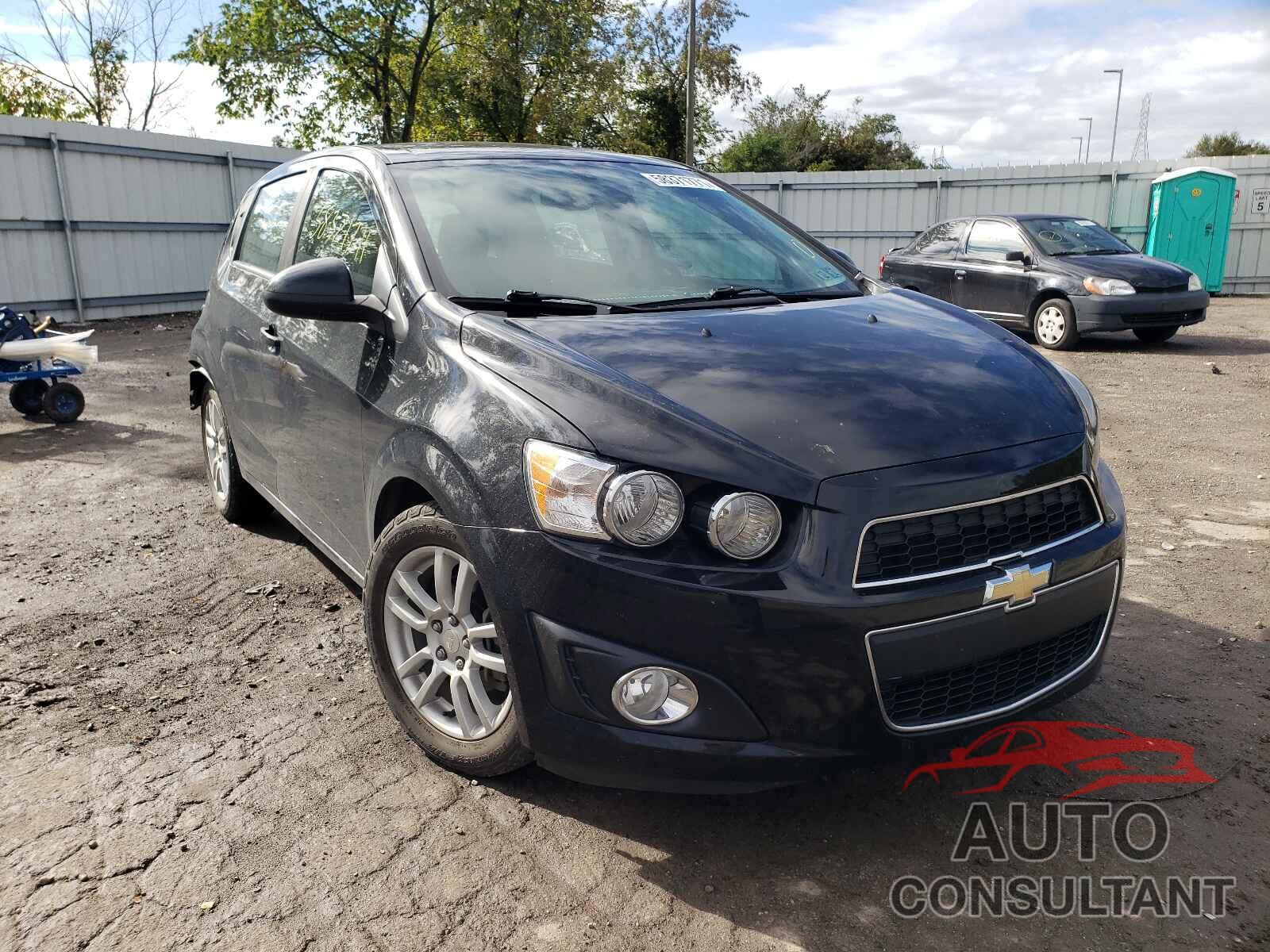 CHEVROLET SONIC 2016 - 1G1JC6SG6G4105646