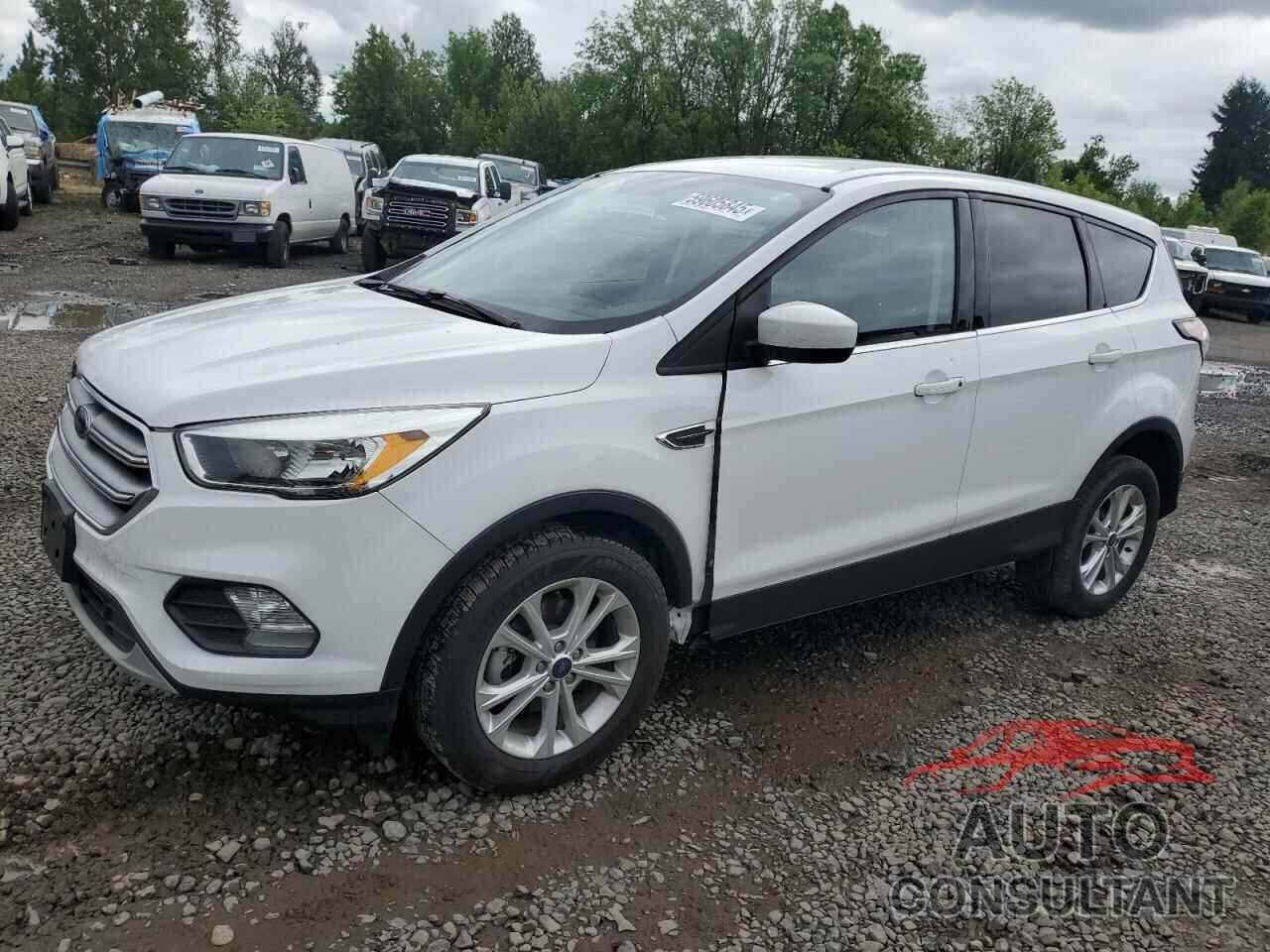 FORD ESCAPE 2017 - 1FMCU0GD0HUB03767