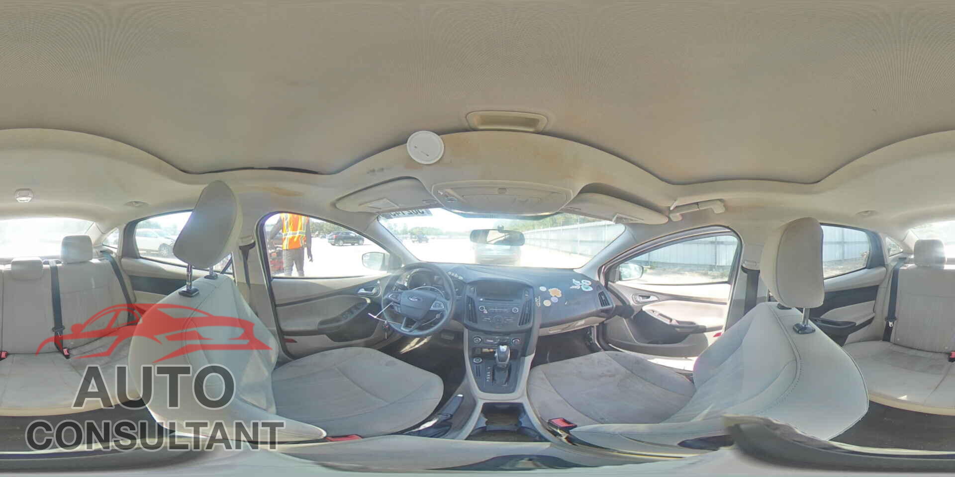 FORD FOCUS 2015 - 1FADP3F28FL298172