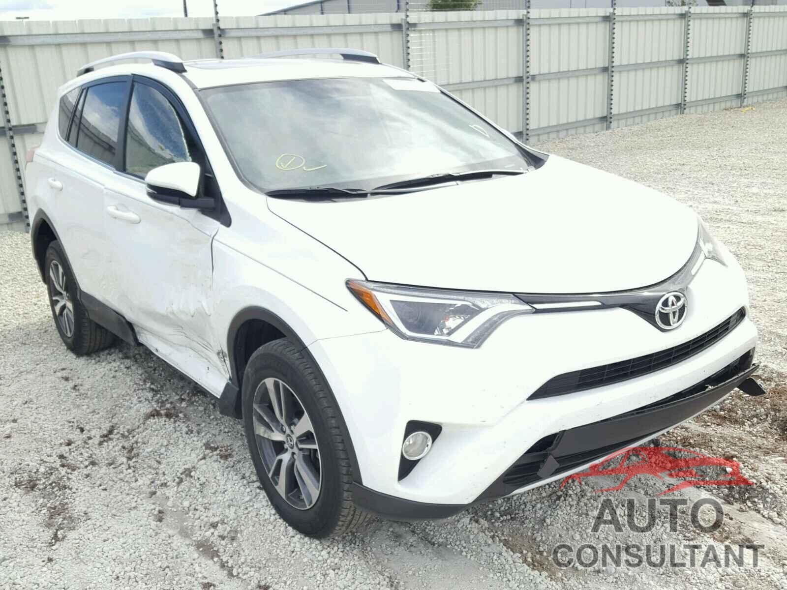 TOYOTA RAV4 XLE 2016 - JTMWFREV1GD086827