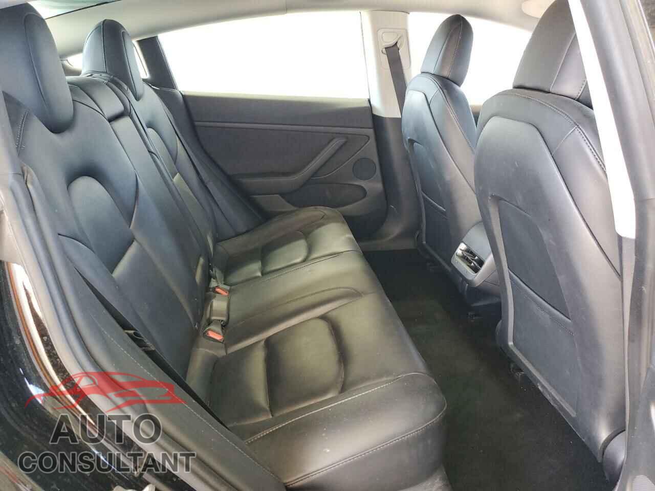TESLA MODEL 3 2022 - 5YJ3E1EA4NF190108