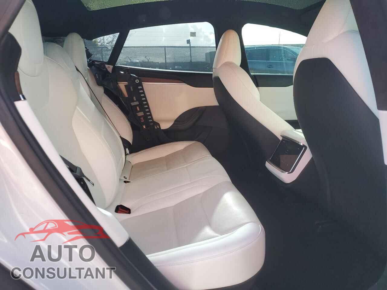TESLA MODEL S 2022 - 5YJSA1E52NF490210
