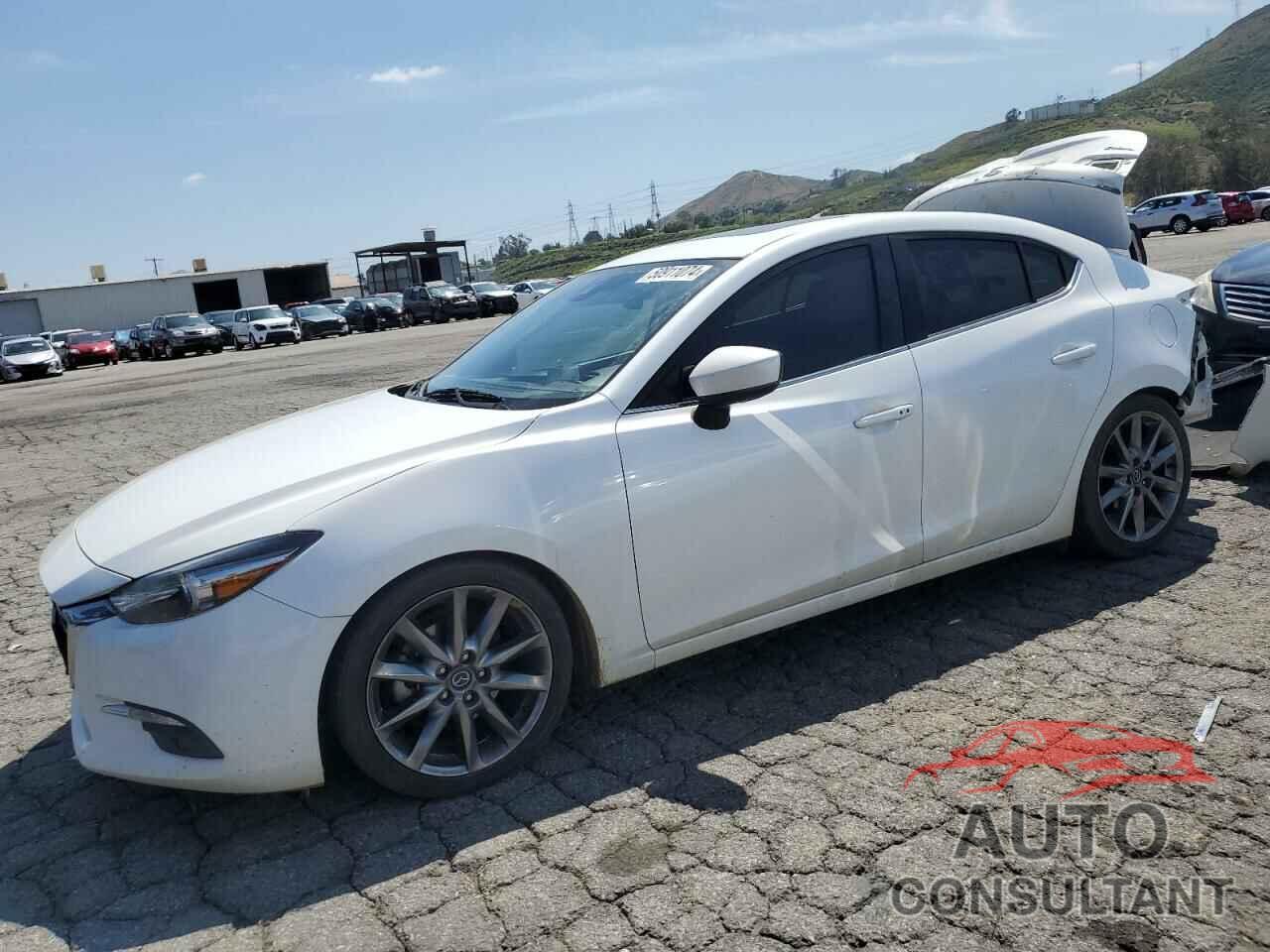 MAZDA 3 2018 - 3MZBN1W31JM166881